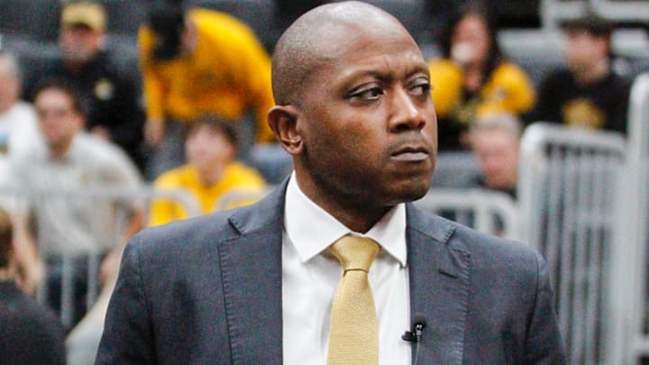 Dennis Gates enters the court ahead of the Braggin Rights game vs Illinois Dennis Gates enters the court ahead of the Braggin Rights game vs Illinois