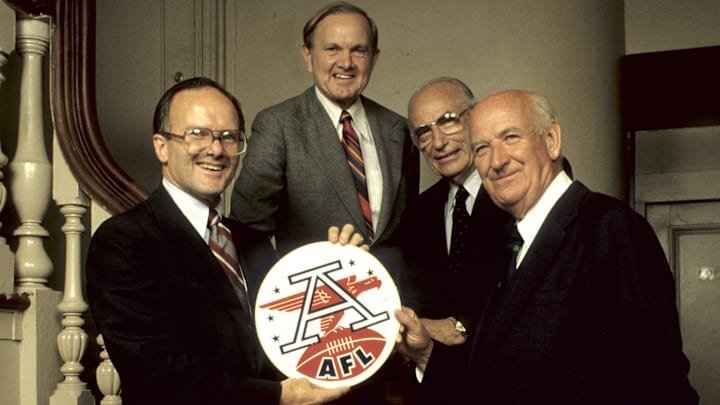 Lamar Hunt, el creador del Super Bowl, y otros ejecutivos de la American Football League, clave en el nacimiento de ese juego