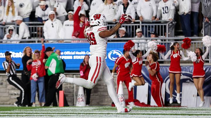 Sep 26, 2026; University Park, Pennsylvania, USA;  Wisconsin Badgers tight end Jacob Harris (89) runs the ball into the end zone for a touchdown during the fourth quarter against the Penn State Nittany Lions at West Shore Home Field at Beaver Stadium.  Mandatory Credit: Matthew O'Haren-Imagn Images