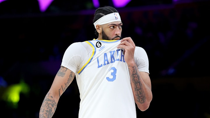 Davis se ha perdido los últimos cinco juegos de los Lakers