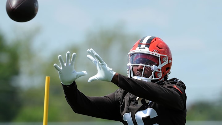 Cleveland Browns wide receiver Diontae Johnson (16) looks to catch a pass during practice at NFL minicamp, Tuesday, June 10, 2025, in Berea, Ohio. [Jeff Lange/Beacon Journal]