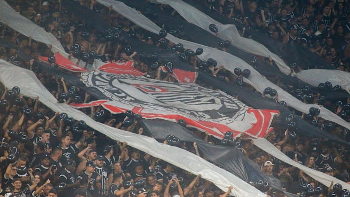 Corinthians enfrenta drama diante da “herança maldita” de Augusto Melo