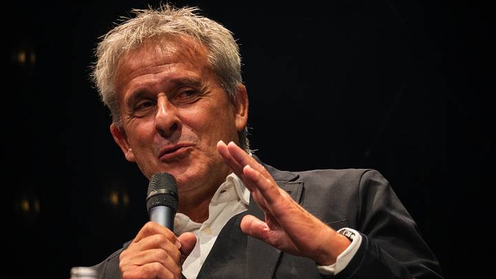 Pierre Littbarski war gegen Schalke als Vereinslegende eingeladen – anschließend kritisierte er den Kölner Auftritt deutlich