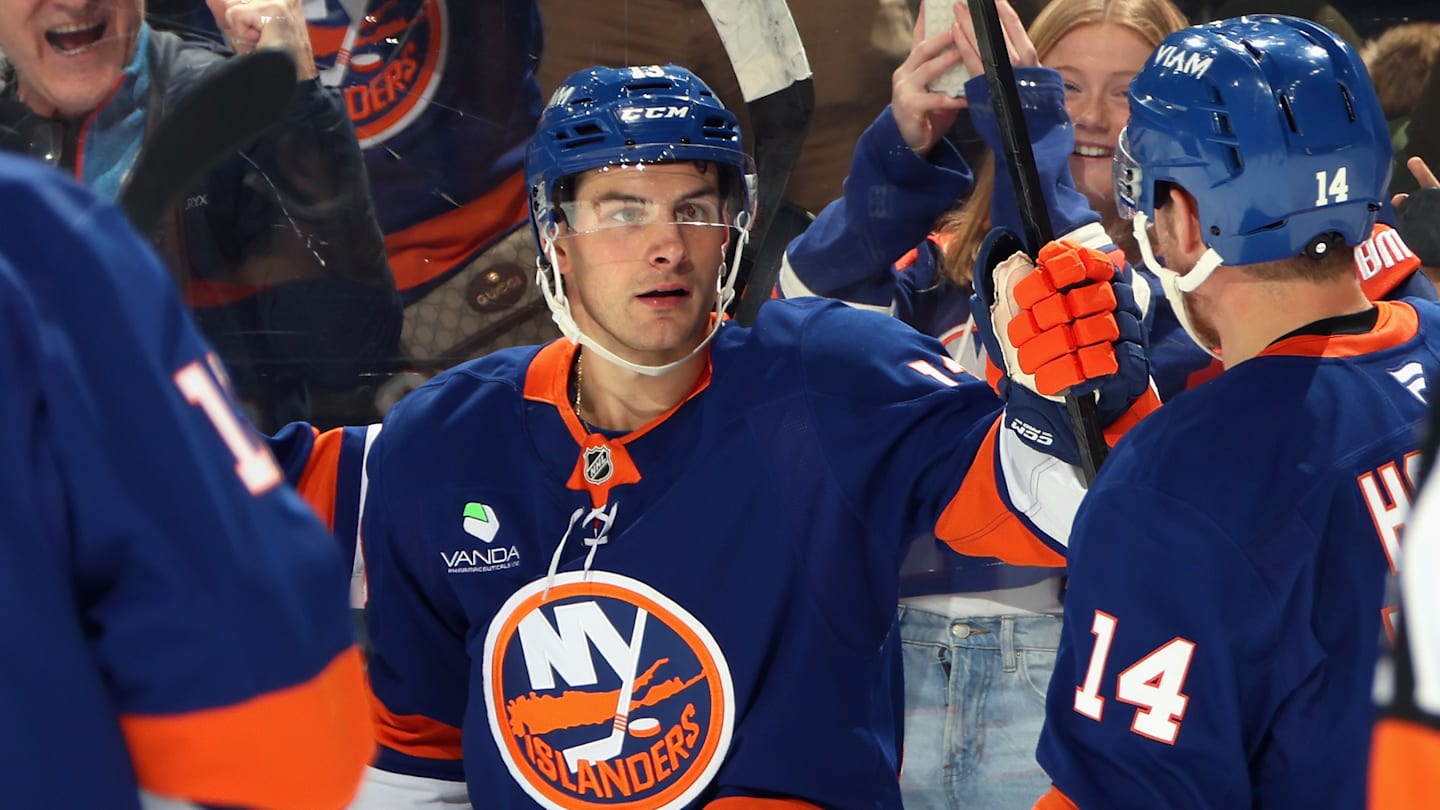 Mathew Barzal and NY Islanders buried their chances against the league's best team