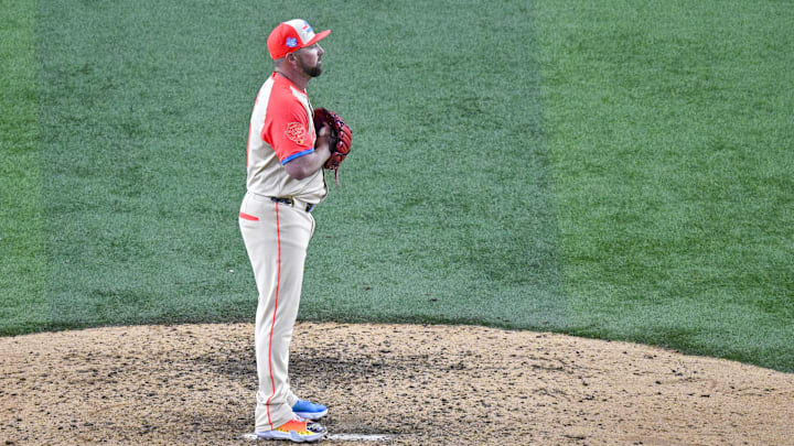 Jul 16, 2024; Arlington, Texas, USA; American League pitcher Kirby Yates of the Texas Rangers (39) pitches against the National League during the eighth inning of the 2024 MLB All-Star game at Globe Life Field. Mandatory Credit: Jerome Miron-Imagn Images Jul 16, 2024; Arlington, Texas, USA; American League pitcher Kirby Yates of the Texas Rangers (39) pitches against the National League during the eighth inning of the 2024 MLB All-Star game at Globe Life Field. Mandatory Credit: Jerome Miron-Imagn Images