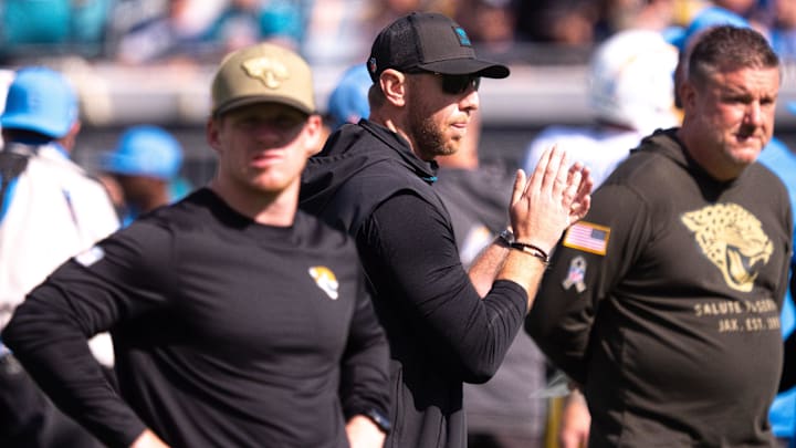 Jacksonville Jaguars head coach Liam Coen gets his team up before the start to the game against the Los Angeles Charger in an NFL football game at EverBank Stadium, Sunday, November 16, 2025, in Jacksonville, Fla. [Doug Engle/Florida Times-Union]