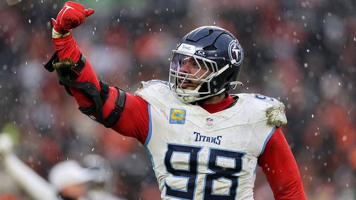 Dec 7, 2025; Cleveland, Ohio, USA; Tennessee Titans defensive tackle Jeffery Simmons (98) reacts after sacking Cleveland Browns quarterback Shedeur Sanders (not pictured) during the fourth quarter at Huntington Bank Field. Mandatory Credit: Scott Galvin-Imagn Images Dec 7, 2025; Cleveland, Ohio, USA; Tennessee Titans defensive tackle Jeffery Simmons (98) reacts after sacking Cleveland Browns quarterback Shedeur Sanders (not pictured) during the fourth quarter at Huntington Bank Field. Mandatory Credit: Scott Galvin-Imagn Images
