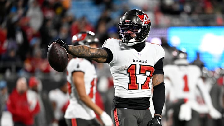 Tampa Bay Buccaneers wide receiver Sterling Shepard signals first down.