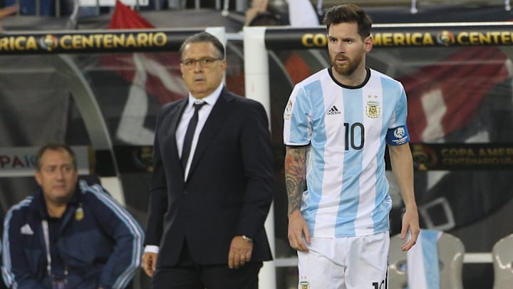 Martino já dirigiu Lionel Messi Martino já dirigiu Lionel Messi