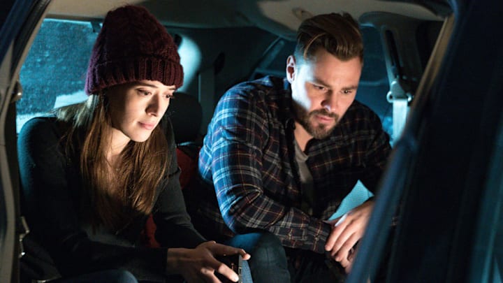 CHICAGO P.D. -- "Equal Justice" Episode 806 -- Pictured: (l-r) Marina Squerciati as Kim Burgess, Patrick John Flueger as Adam Ruzek -- (Photo by: Matt Dinerstein/NBC)