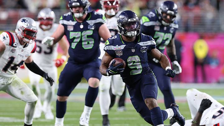 El MVP del pasado Super Bowl, Kenneth Walker III, sería uno de los peces gordos en la agencia libre. El MVP del pasado Super Bowl, Kenneth Walker III, sería uno de los peces gordos en la agencia libre.