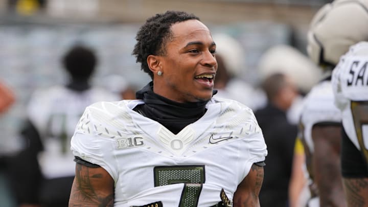 oregon ducks evan stewart name image likeness nil deal jeremiah smith ohio state buckeyes cam coleman texas longhorns