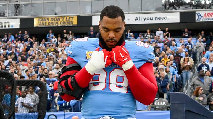 Tennessee Titans DT Jeffery Simmons stands during the National Anthem. Mandatory Credit: Steve Roberts-Imagn Images Tennessee Titans DT Jeffery Simmons stands during the National Anthem. Mandatory Credit: Steve Roberts-Imagn Images