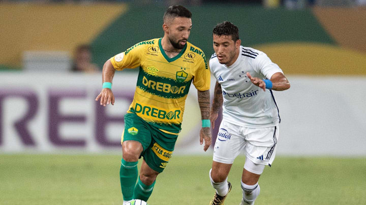Clubes estão na parte debaixo da tabela do Brasileirão