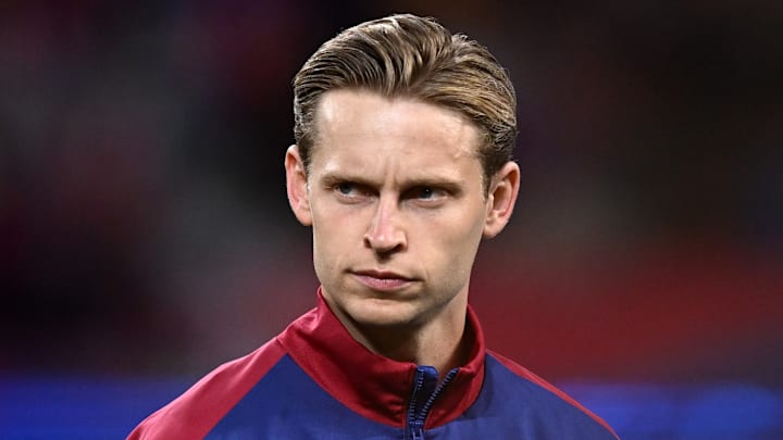 Frenkie de Jong is one of the players considered available for sale by Barcelona