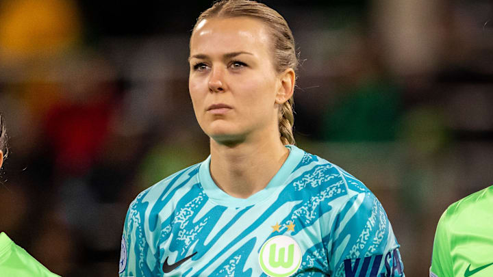 Merle Frohms im Trikot der Wölfinnen