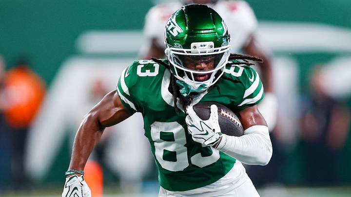 New York Jets wide receiver Omar Cooper Jr. (83) gains yards after catch during the first half against Tampa Bay Buccaneers at MetLife Stadium. Mandatory Credit: Vincent Carchietta-Imagn Images New York Jets wide receiver Omar Cooper Jr. (83) gains yards after catch during the first half against Tampa Bay Buccaneers at MetLife Stadium. Mandatory Credit: Vincent Carchietta-Imagn Images