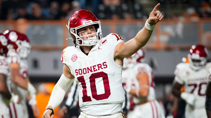 Oklahoma quarterback John Mateer (10)