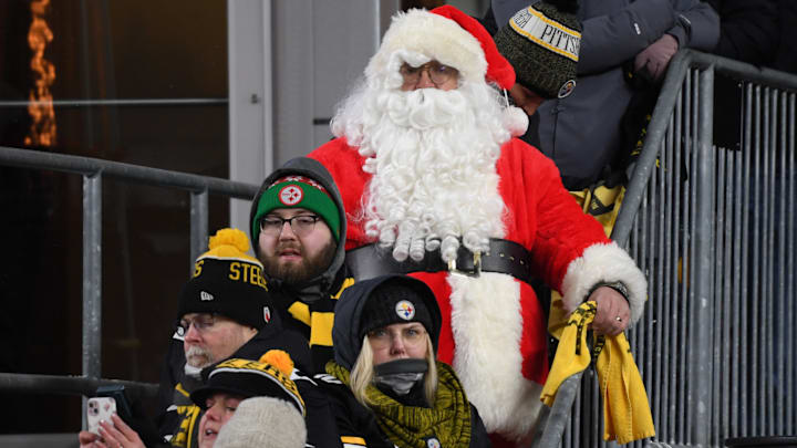 Pittsburgh Steelers, Santa Claus