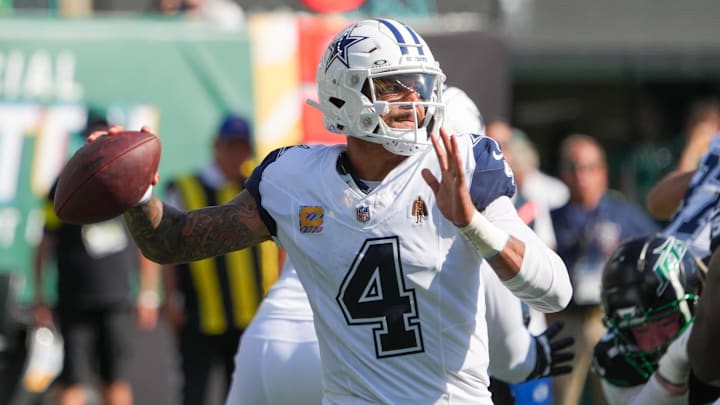 Dallas Cowboys quarterback Dak Prescott throws downfield against the New York Jets during the first half at MetLife Stadium.