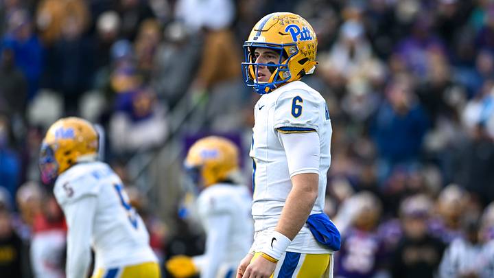 Dec 27, 2025; Annapolis, MD, USA; Pittsburgh Panthers quarterback Mason Heintschel (6) looks to the sidelines during the first quarter of the Military Bowl against the East Carolina Pirates at Navy-Marine Corps Stadium. Mandatory Credit: Tommy Gilligan-Imagn Images Dec 27, 2025; Annapolis, MD, USA; Pittsburgh Panthers quarterback Mason Heintschel (6) looks to the sidelines during the first quarter of the Military Bowl against the East Carolina Pirates at Navy-Marine Corps Stadium. Mandatory Credit: Tommy Gilligan-Imagn Images