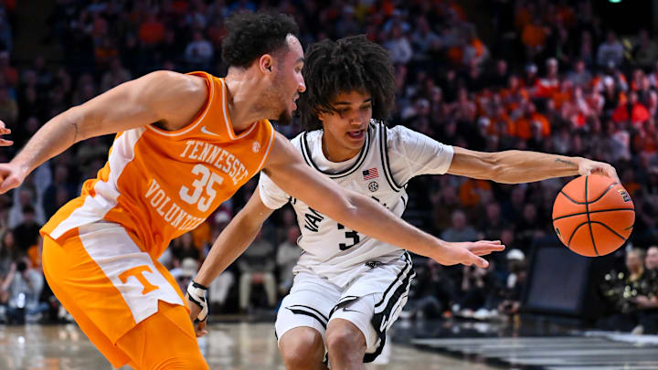 The Vanderbilt Commodores are road underdogs against the Tennessee Volunteers on Saturday.