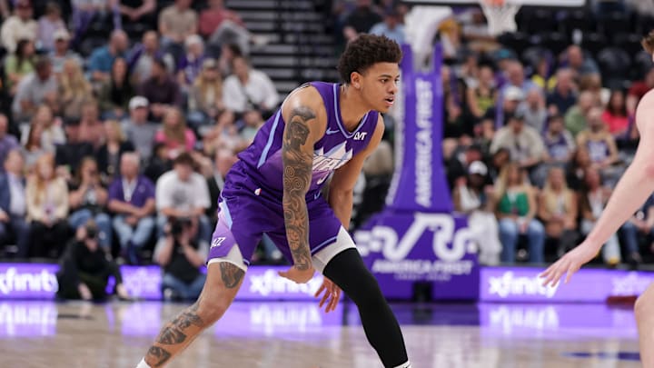 Apr 11, 2025; Salt Lake City, Utah, USA; Utah Jazz guard Keyonte George (3) dribbles the ball during the second half against the Oklahoma City Thunder at Delta Center. Mandatory Credit: Chris Nicoll-Imagn Images Apr 11, 2025; Salt Lake City, Utah, USA; Utah Jazz guard Keyonte George (3) dribbles the ball during the second half against the Oklahoma City Thunder at Delta Center. Mandatory Credit: Chris Nicoll-Imagn Images