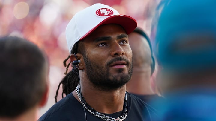 Aug 9, 2025; Santa Clara, California, USA; San Francisco 49ers linebacker Fred Warner (54) watches from the sideline in the first quarter against the Denver Broncos at Levi's Stadium. Mandatory Credit: David Gonzales-Imagn Images Aug 9, 2025; Santa Clara, California, USA; San Francisco 49ers linebacker Fred Warner (54) watches from the sideline in the first quarter against the Denver Broncos at Levi's Stadium. Mandatory Credit: David Gonzales-Imagn Images