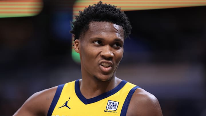 Indiana Pacers wing Bennedict Mathurin (00) during a game against the Brooklyn Nets.