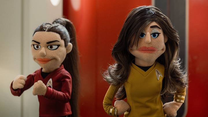 (L-R): Christina Chong as La’an Noonien-Singh and Rebecca Romijn as Una in season 4, episode 5, of Star Trek: Strange New Worlds streaming on Paramount+, 2026. Photo Credit: Jan Thijs/Paramount+
