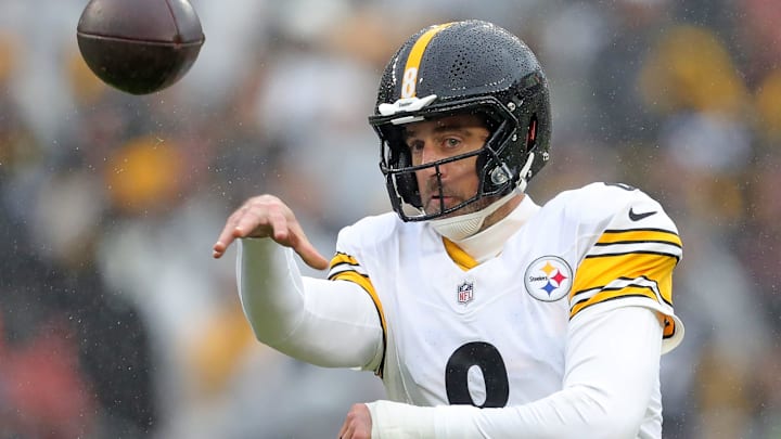 Pittsburgh Steelers quarterback Aaron Rodgers (8) fires off a pass during the first half of an NFL football game at Huntington Bank Field, Dec. 28, 2025, in Cleveland, Ohio.