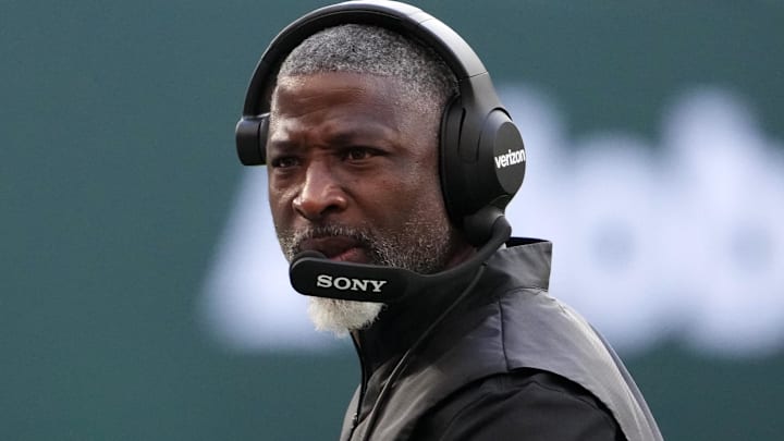 Oct 12, 2025; Tottenham, United Kingdom; New York Jets head coach Aaron Glenn watches from the sidelines in the second half during an NFL International Series game against the Denver Broncos at Tottenham Hotspur Stadium. Mandatory Credit: Kirby Lee-Imagn Images Oct 12, 2025; Tottenham, United Kingdom; New York Jets head coach Aaron Glenn watches from the sidelines in the second half during an NFL International Series game against the Denver Broncos at Tottenham Hotspur Stadium. Mandatory Credit: Kirby Lee-Imagn Images