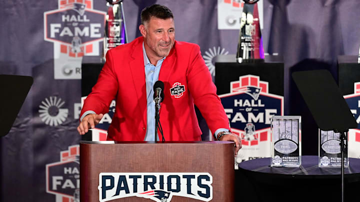 Oct 21, 2023; Foxborough, MA, USA; New England Patriots former line backer and current Tennessee