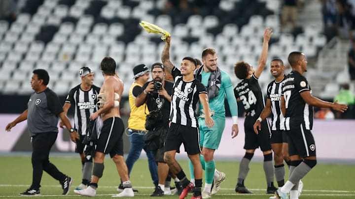 A vantagem do Glorioso para o segundo colocado é de 10 pontos