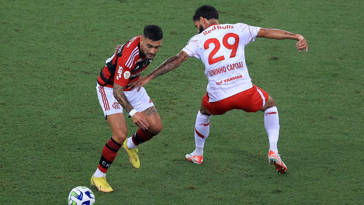 Arrascaeta e Juninho Capixaba estão fora do jogo de hoje
