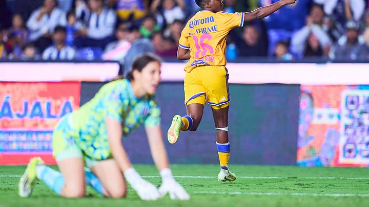 Kgatlana evita la derrota de Tigres en un polémico clásico ante Rayadas Kgatlana evita la derrota de Tigres en un polémico clásico ante Rayadas