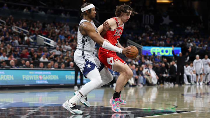 Orlando Magic center Wendell Carter Jr. (34) guards Chicago Bulls guard Josh Giddey (3) in the third quarter at Kia Center. Orlando Magic center Wendell Carter Jr. (34) guards Chicago Bulls guard Josh Giddey (3) in the third quarter at Kia Center.