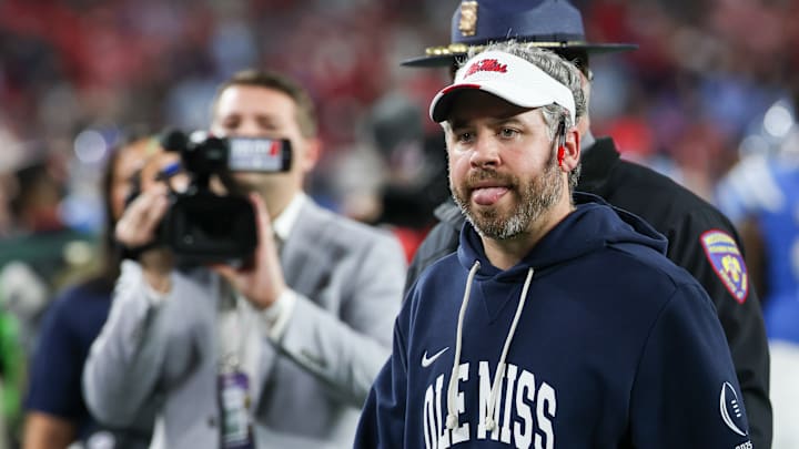 COLLEGE FOOTBALL: JAN 08 College Football Playoff Semifinal at the Vrbo Fiesta Bowl Miami vs Ole COLLEGE FOOTBALL: JAN 08 College Football Playoff Semifinal at the Vrbo Fiesta Bowl Miami vs Ole