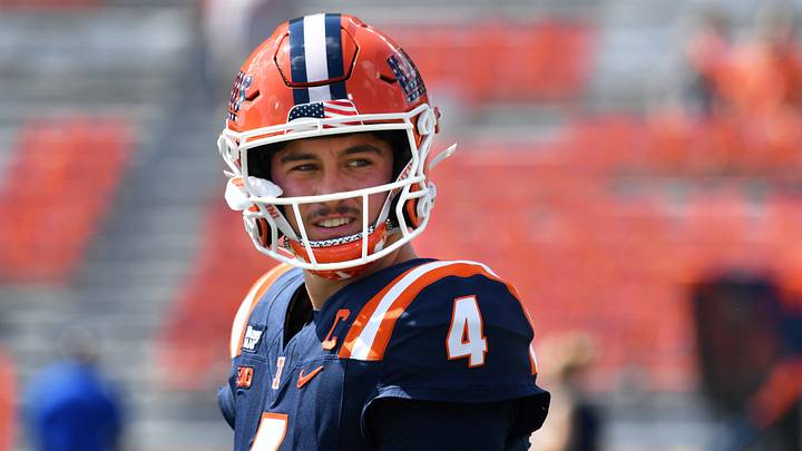 Sep 12, 2026; Champaign, Illinois, USA; Illinois Fighting Illini quarterback Katin Houser (4) before a game with the Duke Blue Devils at Gies Memorial Stadium. Mandatory Credit: Ron Johnson-Imagn Images Sep 12, 2026; Champaign, Illinois, USA; Illinois Fighting Illini quarterback Katin Houser (4) before a game with the Duke Blue Devils at Gies Memorial Stadium. Mandatory Credit: Ron Johnson-Imagn Images