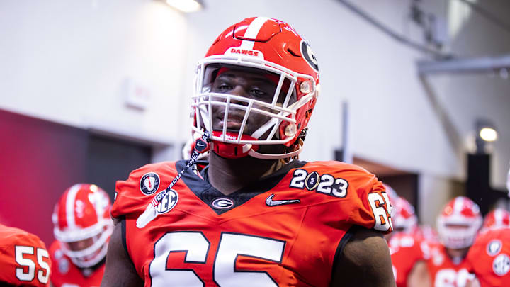 Jan 9, 2023; Inglewood, CA, USA; Georgia Bulldogs offensive lineman Amarius Mims (65) against the