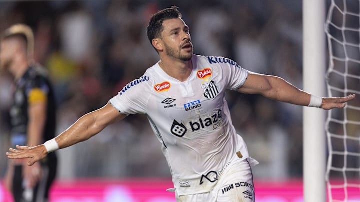 Giuliano tem 10 gols na temporada, sendo sete na Série B