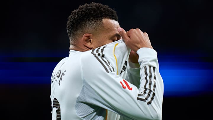 Kylian Mbappé et le Real Madrid ont perdu du terrain sur le FC Barcelone après leur défaite contre le Celta de Vigo Kylian Mbappé et le Real Madrid ont perdu du terrain sur le FC Barcelone après leur défaite contre le Celta de Vigo