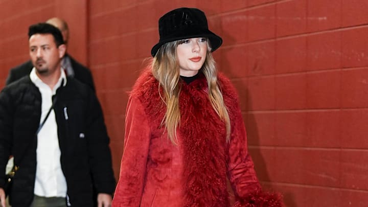 Taylor Swift arrives before a game between the Houston Texans and the Kansas City Chiefs.