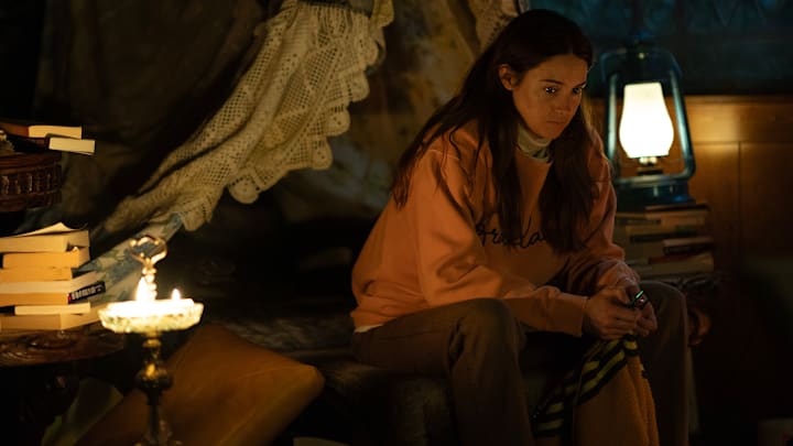 PARADISE - “First Look” (Disney/Ser Baffo)
SHAILENE WOODLEY