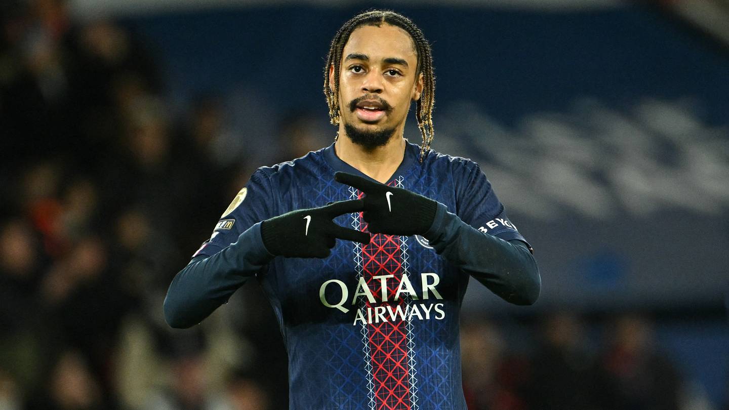 PSG Dominates Metz to Reclaim Ligue 1 Lead