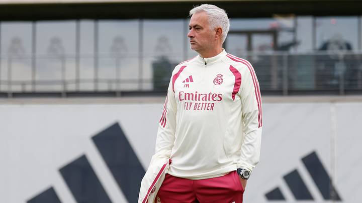 Jose Mourinho en el entrenamiento del Real Madrid Jose Mourinho en el entrenamiento del Real Madrid