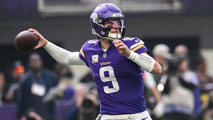 Nov 9, 2025; Minneapolis, Minnesota, USA; Minnesota Vikings quarterback J.J. McCarthy (9) throws a pass against the Baltimore Ravens during the first quarter at U.S. Bank Stadium. Mandatory Credit: Jeffrey Becker-Imagn Images Nov 9, 2025; Minneapolis, Minnesota, USA; Minnesota Vikings quarterback J.J. McCarthy (9) throws a pass against the Baltimore Ravens during the first quarter at U.S. Bank Stadium. Mandatory Credit: Jeffrey Becker-Imagn Images
