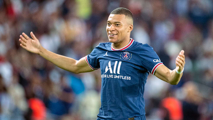 A LaLiga avisou que denunciaria o PSG após a renovação com Kylian Mbappé. City foi denunciado antes de fechar com Haaland.