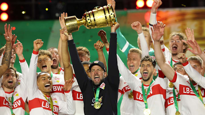 Sebastian Hoeneß mit dem DFB-Pokal Sebastian Hoeneß mit dem DFB-Pokal