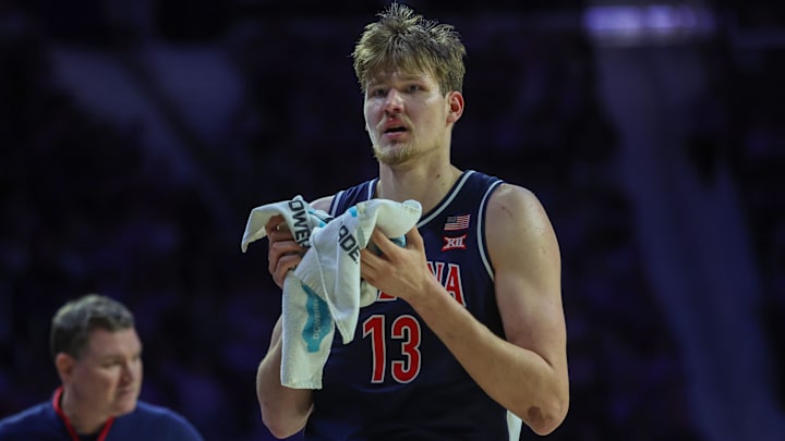Arizona Wildcats forward Henri Veesaar (13).